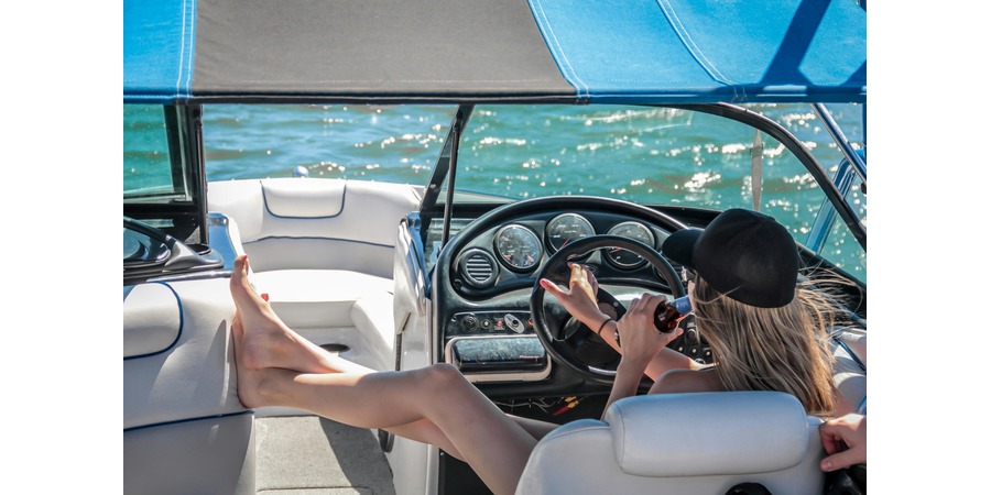 Boating on Broken Bow Lake
